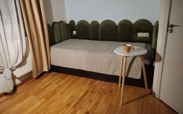 Biblioteka Tbilisi Hotel