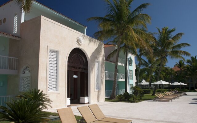 Отель VH Gran Ventana Beach Resort - All Inclusive вид на фасад