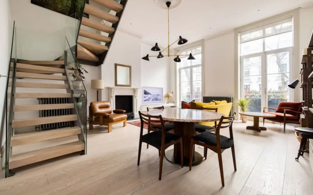 The Tree House 2 Bedroom Apartment by Hyde Park