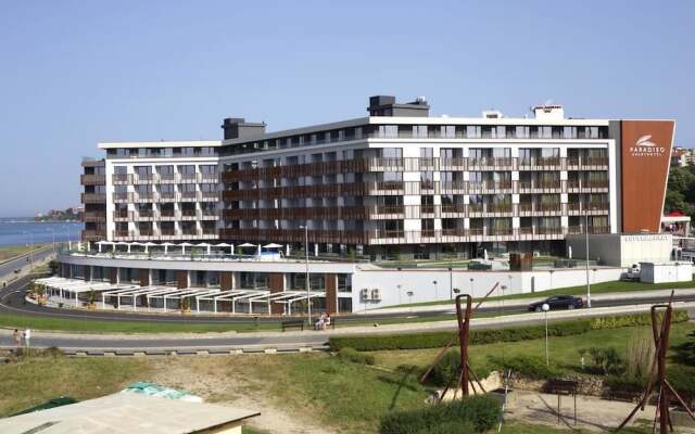 Paradiso Hotel вид на фасад