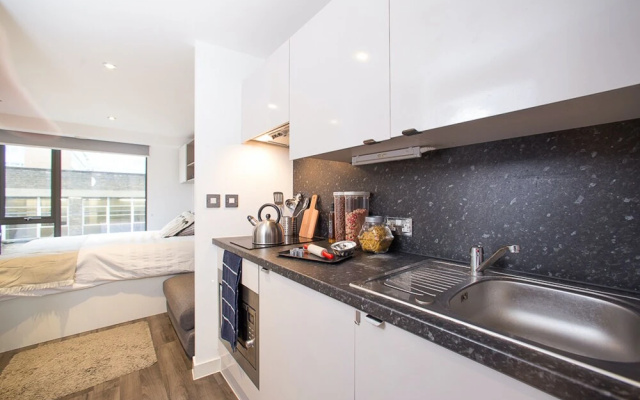 Modern Studios, LEICESTER - SK