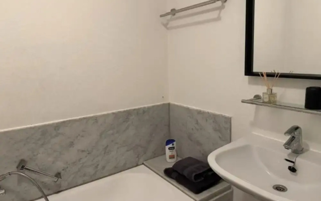 Studio met ensuite badkamer - WiFi en TV