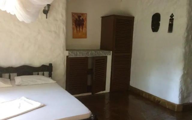 Diani Banda Cottages