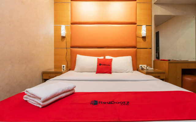 RedDoorz at Jalan Gunung Sahari