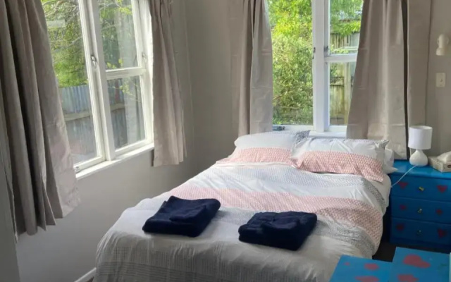 3-bedroom unit within walking distance to city