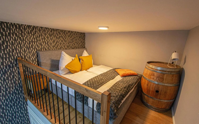 Main train station apartment close to the the Main Square!
