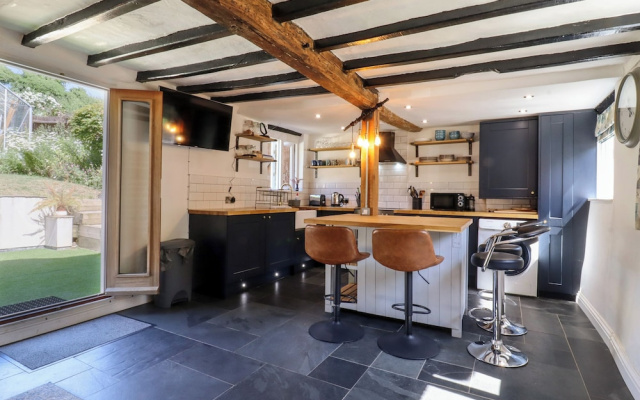 1 Harpur Cottage