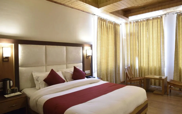 Hotel The Red Apple by OYO Rooms