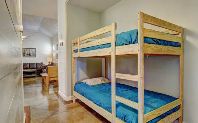 Gone Coastal - 3 Br Condo