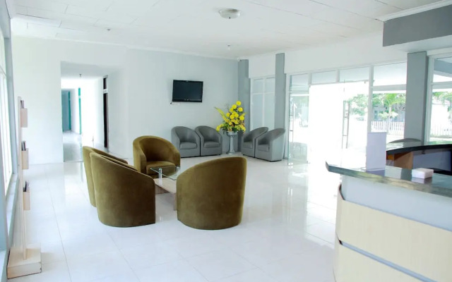 Grand Wisata Hotel by OYO Rooms
