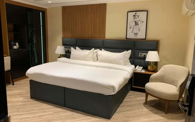 Iris Hotel