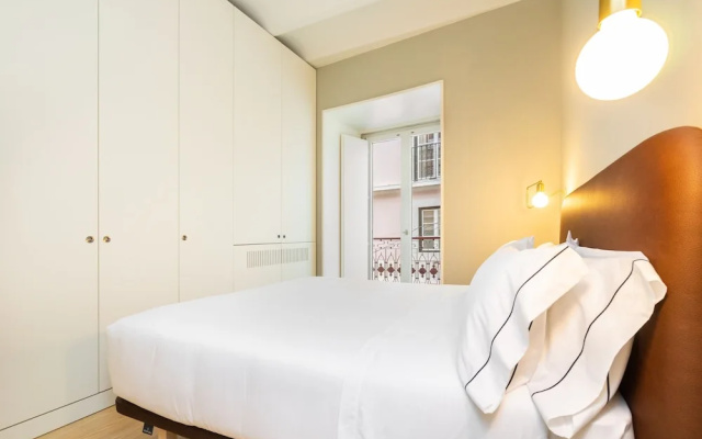 LS48 Prime Location Upscale Apartment