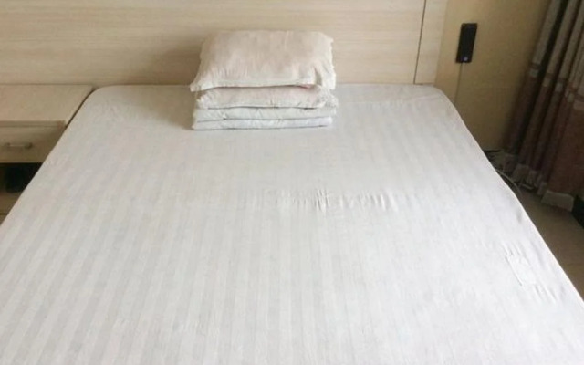 Yiju Business Hotel