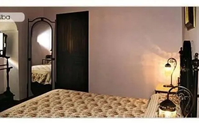 Hotel Lola
