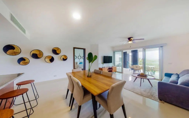 Hakuna Matata 725N at Mareazul Beachfront