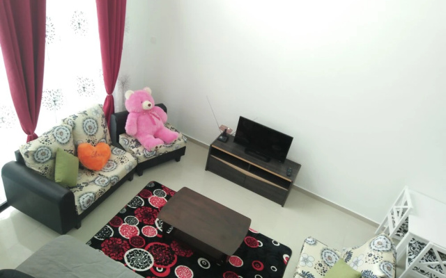 i-City Seksyen 7 Guesthouse ByKA