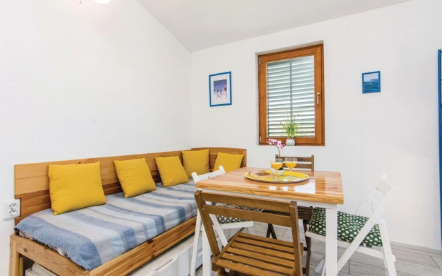 Beautiful Apartment in Maslenica With 1 Bedrooms and Wifi
