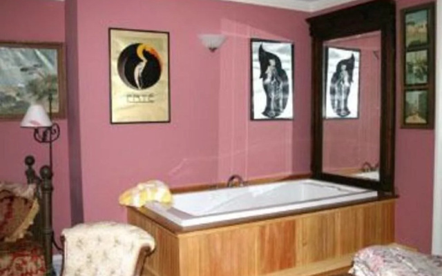 House of 1833 Bed & Breakfast & Gardens