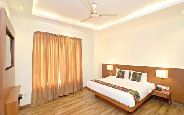 OYO 16082 Hotel Imperial Corner