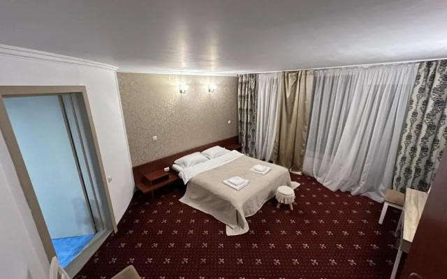 Crescent Hotel