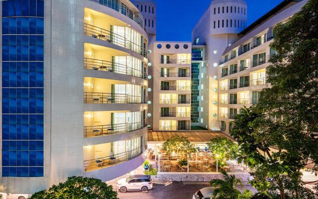 A-One New Wing Hotel вид на фасад