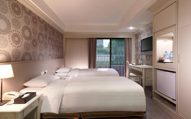 Rf Pretty Hotel