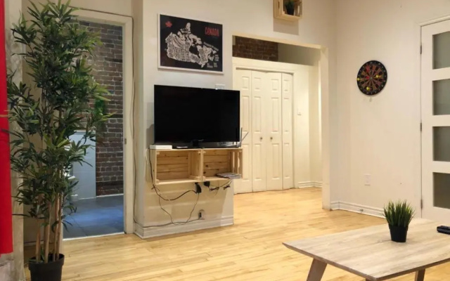 3-Bedroom Apartment on Montreal’s St-Denis Street