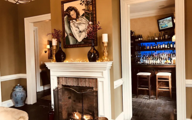 Jedediah Hawkins Inn