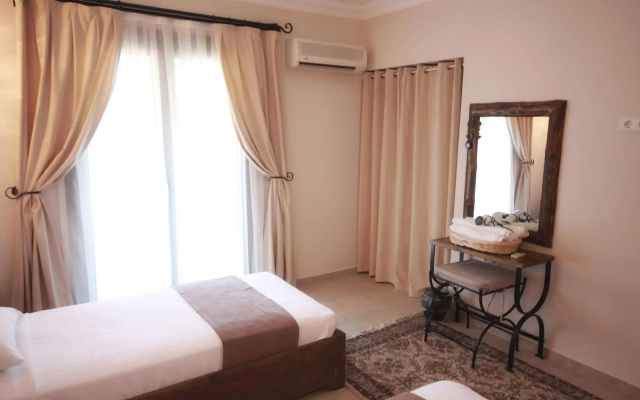 Dardanos Hotel