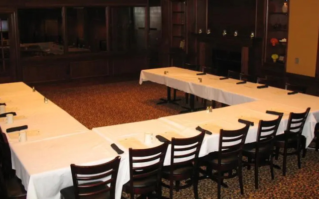 Ramada Inn and Convention Center - Eau Claire
