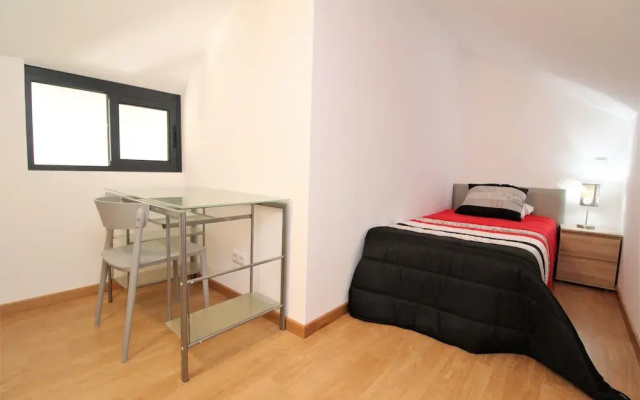 Living Apartment With Private Pool, Jacuzzi and Gym