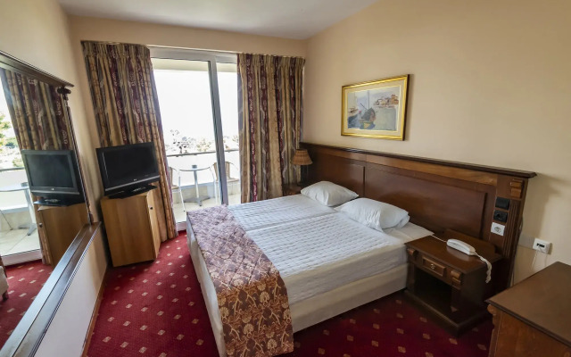 Dolphin Resort Hotel & Conference