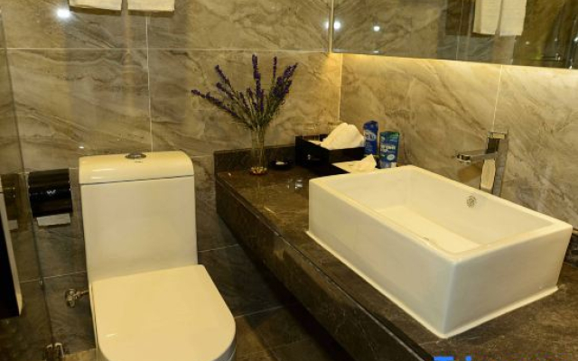 Shimoli Hotel (Shenzhen Bao'an Fanshen Subway Station)