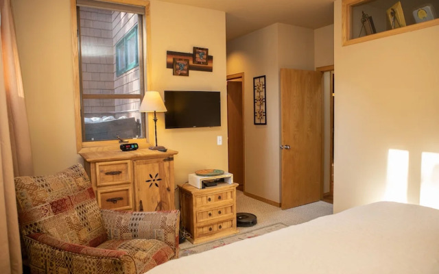 1934 Soda Springs 3 Bedroom Condo by RedAwning