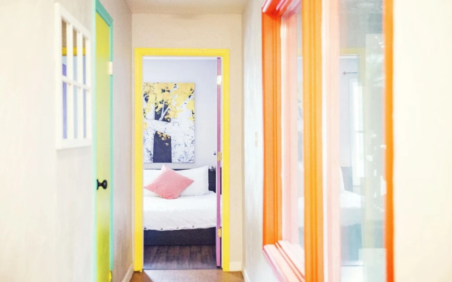 Solarium International Inn & Hostel