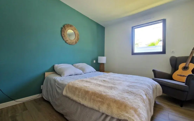 Beautiful House With Heated Pool, Ploemeur