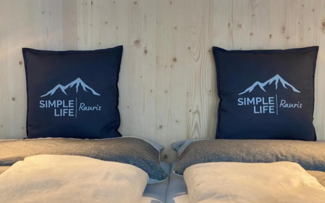 Simple Life Apartments