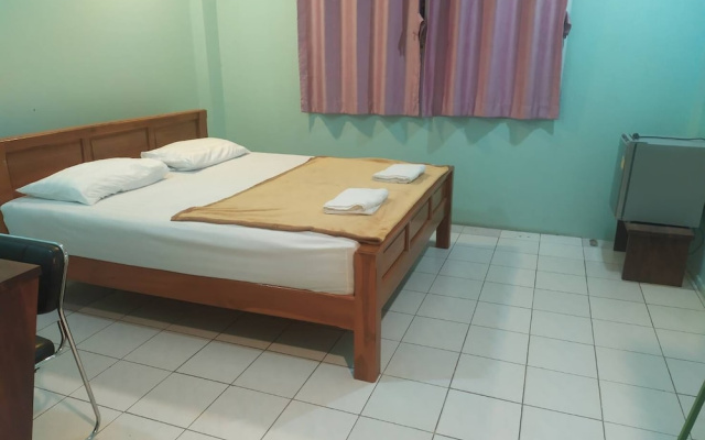 PonTaWin Budget Hotel