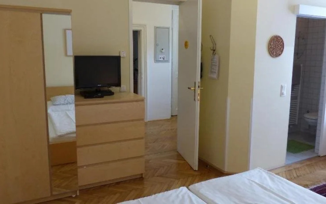 Stadtnest Bed  Breakfast