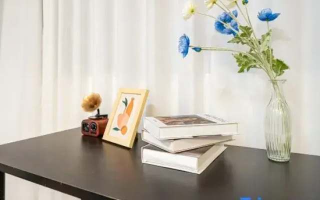 Ruyuan Apartment (Hengshan Road, Fudan University, Zhongshan Hospital Branch)