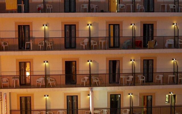 Отель Hostal Florencio вид на фасад