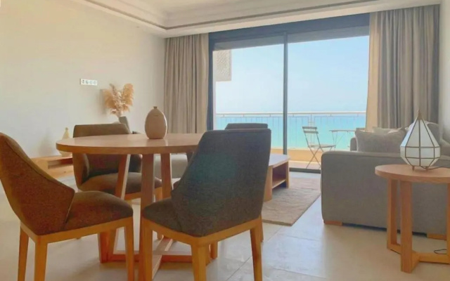 Luxury Apartment 105sqm Terrace Seafront WIFI Unlimited