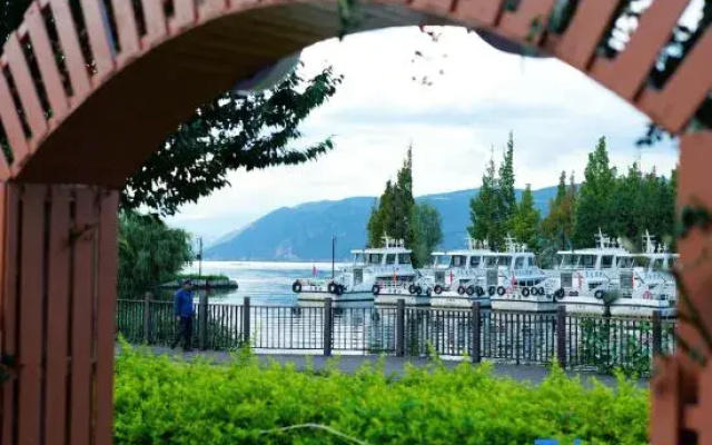 Yilanfanghua Seaview Garden Homestay (Dali Caicun Wharf Branch)