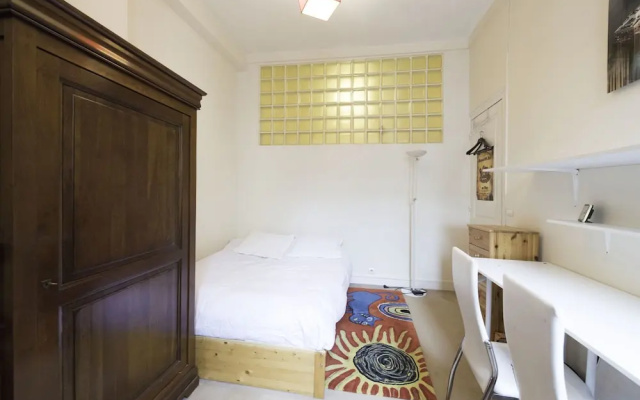 Veeve Champs Élysées Hideaway