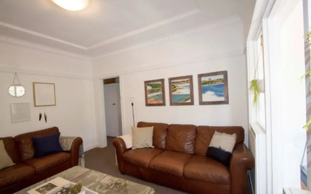 COOGEE GILES (640i)