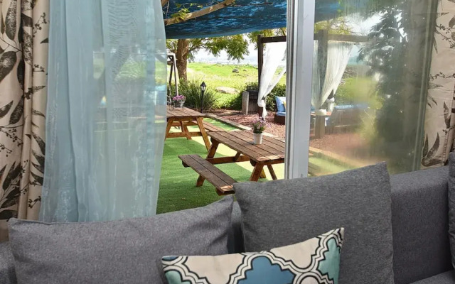 Mul Kineret Suites