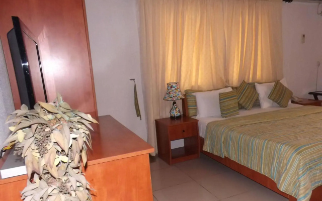 La Playa Suites