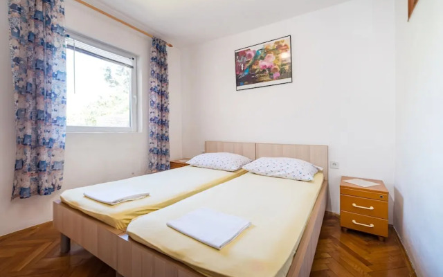 Ivica two Bedroom Apartment L, Novalja