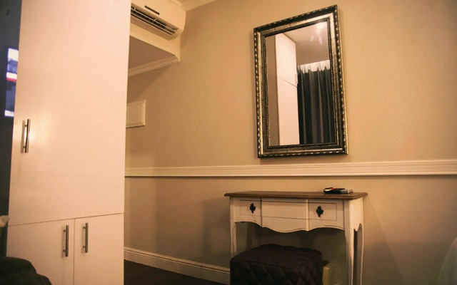 Lenis Hotel