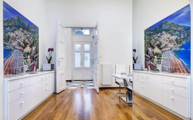 Royale Apartment